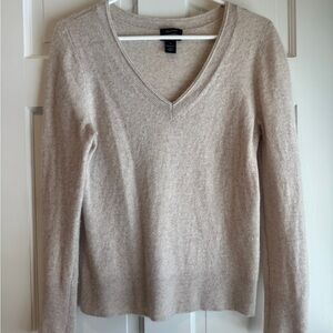 🤍 Halogen 100% Cashmere V-Neck Sweater – Size M – Neutral Beige